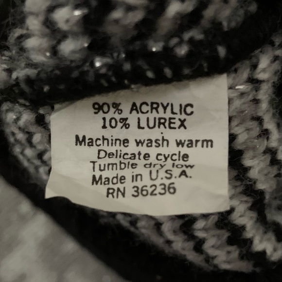 Arielle Graphic B&W Vintage 80s Knit Sweater - Picture 5 of 10